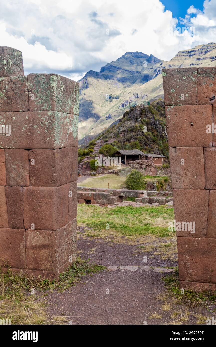 Ruinen der alten Inka im Dorf Pisac, Heilige Tal der Inkas, Peru Stockfoto