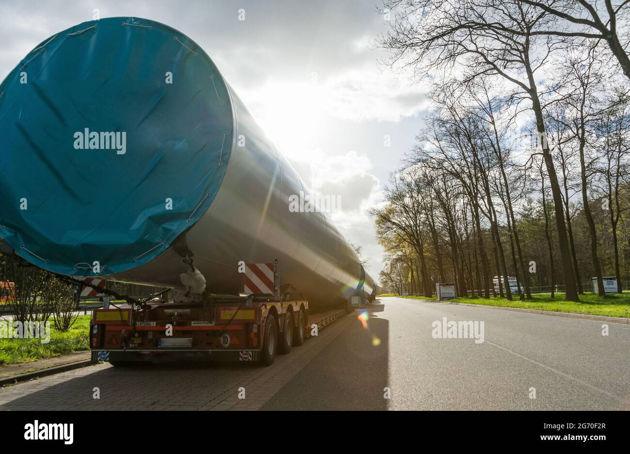 Schwertransport-Windenergieanlage (Rumpfsegmente) Stockfoto