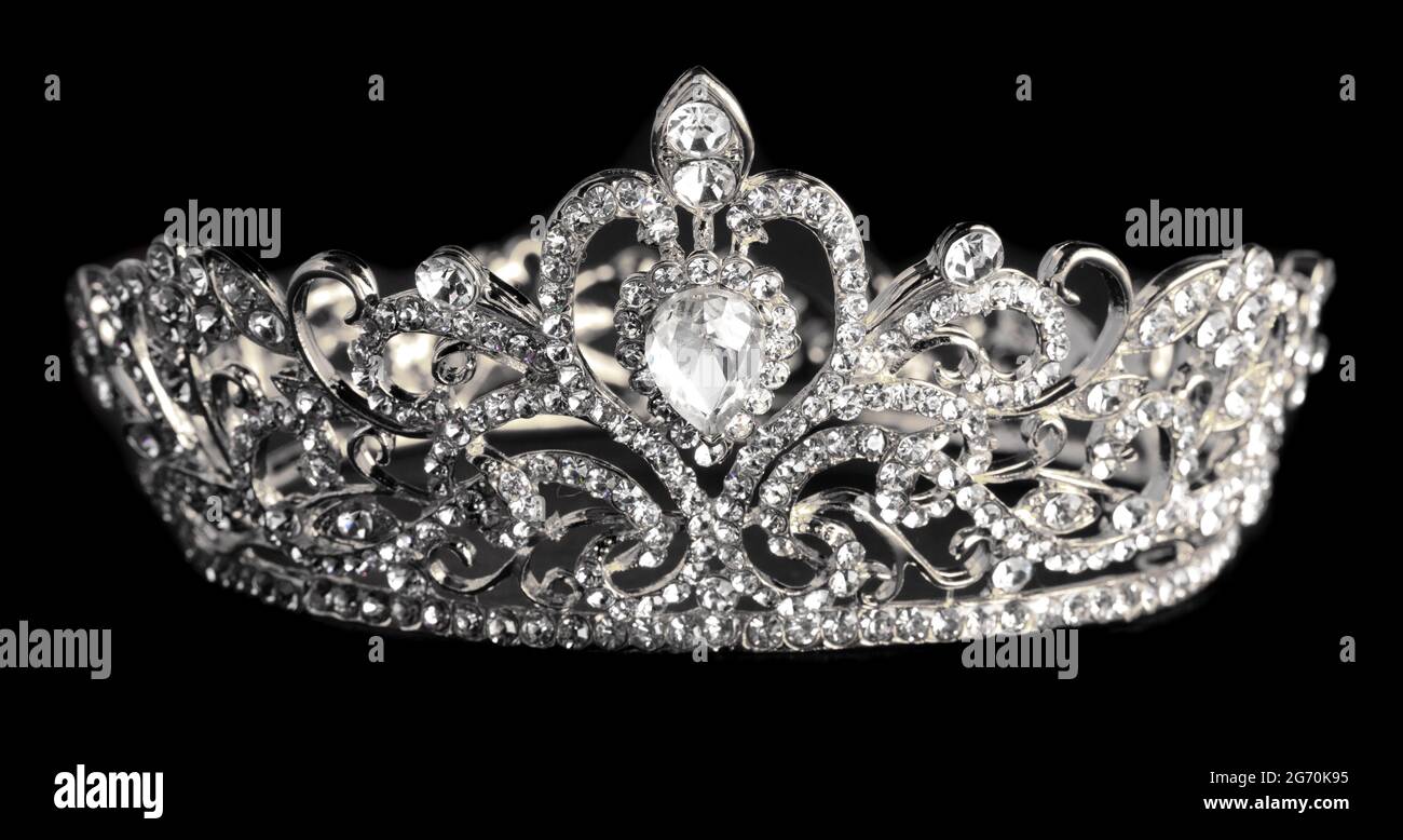 Silberne Krone isoliert auf schwarzem Hintergrund Stockfoto