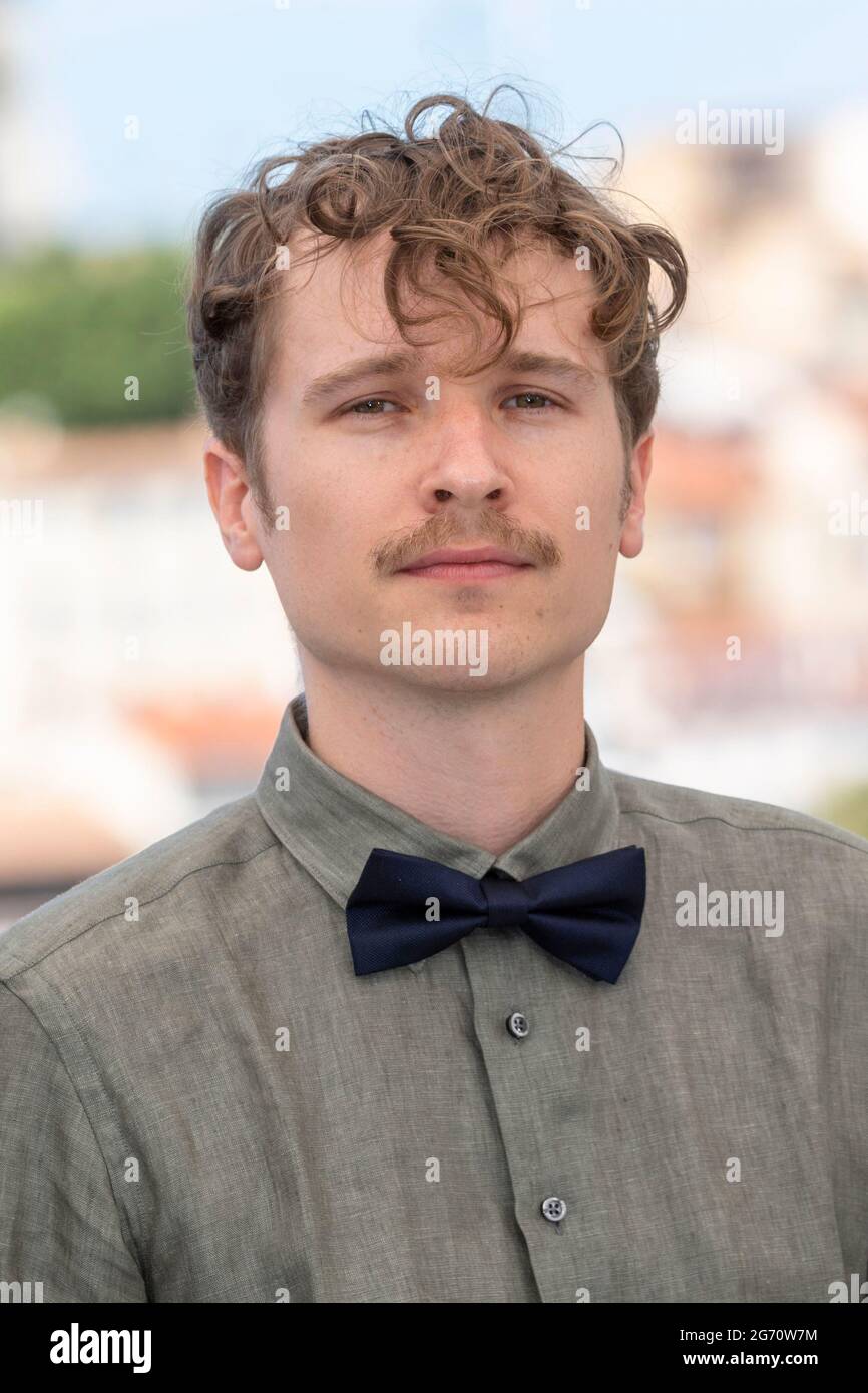 Cannes, Frankreich. Juli 2021. Anton von Lucke posiert beim Fotofilm „große Freiheit“ während des 74. Jährlichen Filmfestivals in Cannes am 09. Juli 2021 im Palais des Festivals in Cannes, Frankreich. Quelle: dpa picture Alliance/Alamy Live News Stockfoto