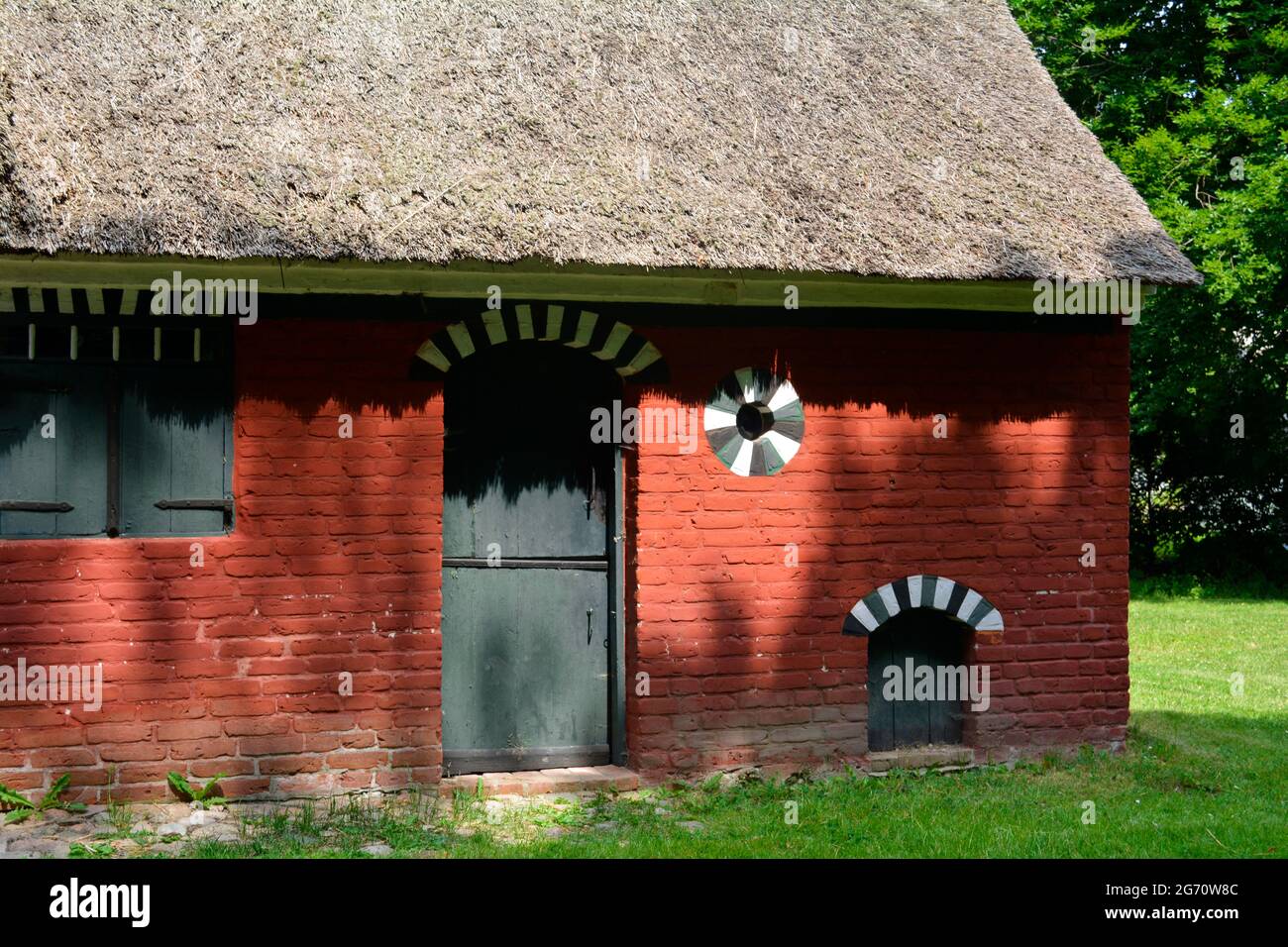 Lyngby, Dänemark - 2021. Juli: Altes Skipper-Haus aus Sønderho, Fanø, ausgestellt im Alten Dänemark, Freilichtmuseum (Frilandsmuseet) Stockfoto