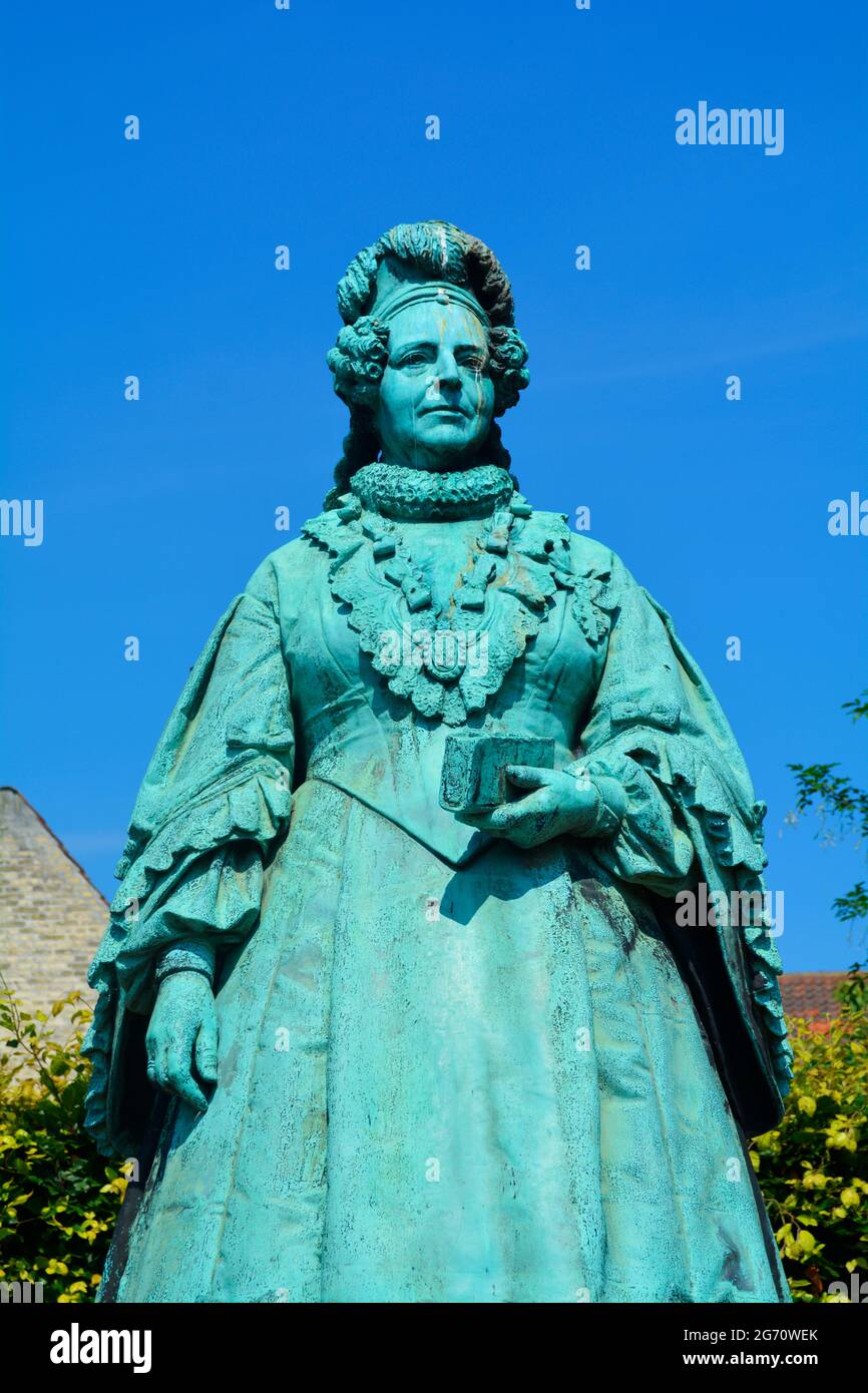 Kopenhagen, Dänemark - 2021. Juli: Statue der Königin Caroline Amalie von Augustenburg im Rosengarten von Schloss Rosenborg (Rosenborg Slot) Stockfoto