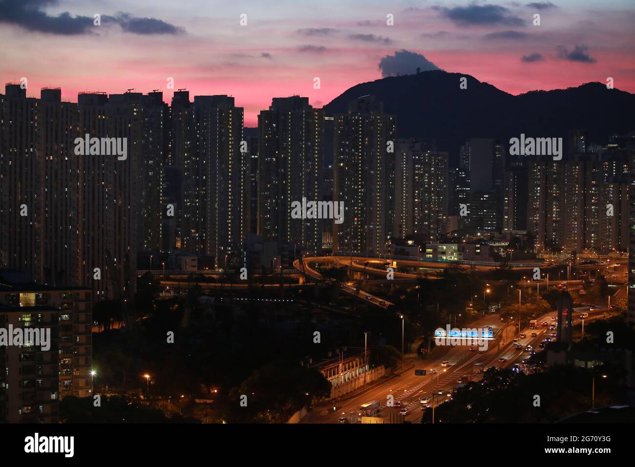 Kowloon Bay in Eventansicht mit Autobahn und Wohngebiet in hong kong Stockfoto