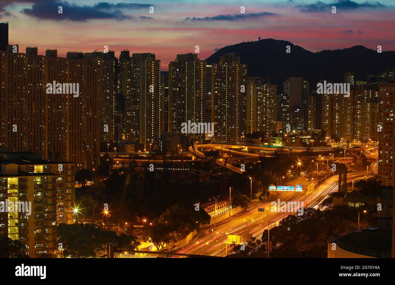 Kowloon Bay in Eventansicht mit Autobahn und Wohngebiet in hong kong Stockfoto