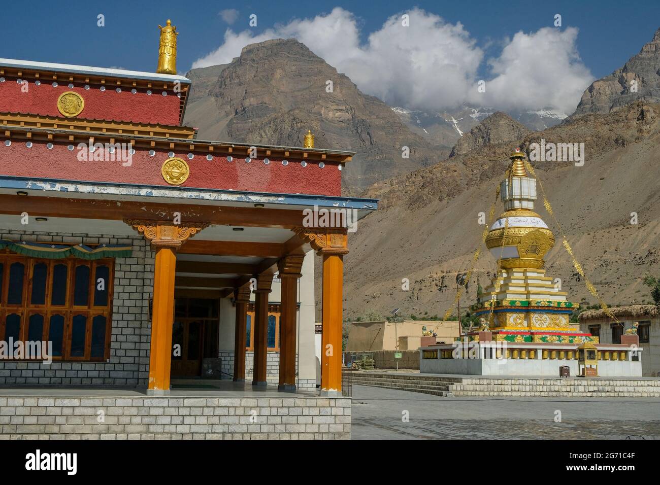 Tabo, Indien - 2021. Juni: Große Stupa des Tabo-Klosters im Dorf Tabo am 1. Juli 2021 im Spiti-Tal, Himachal Pradesh, Indien. Stockfoto