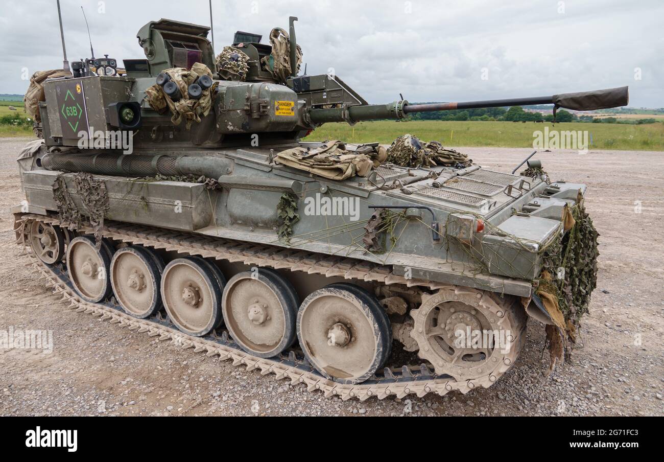 britische Armee FV107 Scimitar gepanzerte getrackte militärische Aufklärungsfahrzeug auf Manövern Salisbury Plain Stockfoto