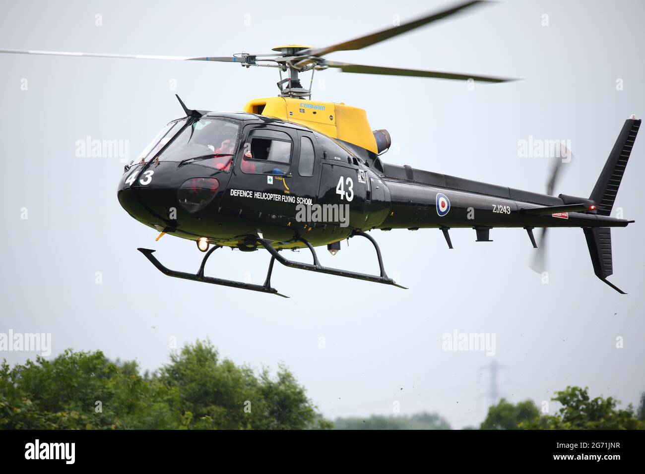 Aerospitale Hubschrauber AS350BA ZJ243 der Defence Helicopter Flying School Stockfoto
