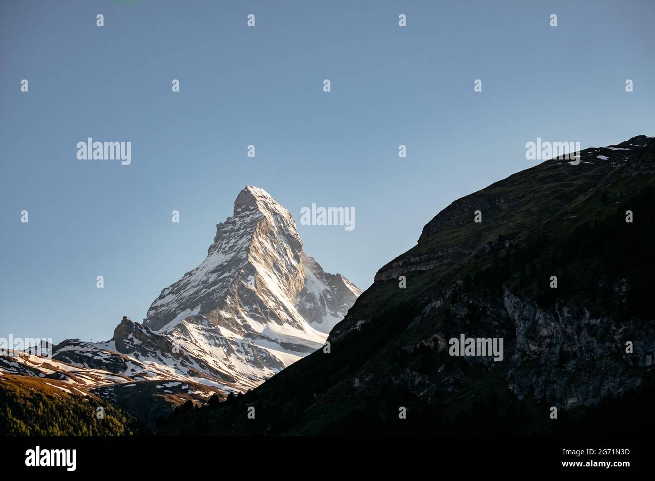Berg In Den Ital. Alpen 8 Buchstaben Der mächtige und wunderschöne Matterhorn Peak, Blick von Zermatt - der