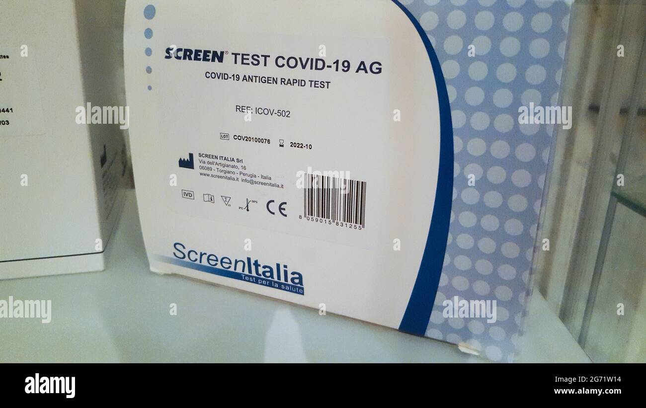 Badajoz, Spanien - 21. Januar 2021: ScreenItalia COVID-19 Schnellantigen-Test. Badajoz College of Pharmacists Stockfoto