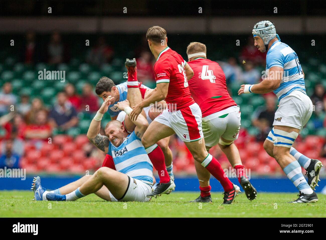 Cardiff, Großbritannien. 10. Juli: Facundo Gigena (Argentinien) Gesten während des Sommer-Internationals-Spiels 2021 zwischen Wales und Argentinien im Fürstentum Stadium. Stockfoto