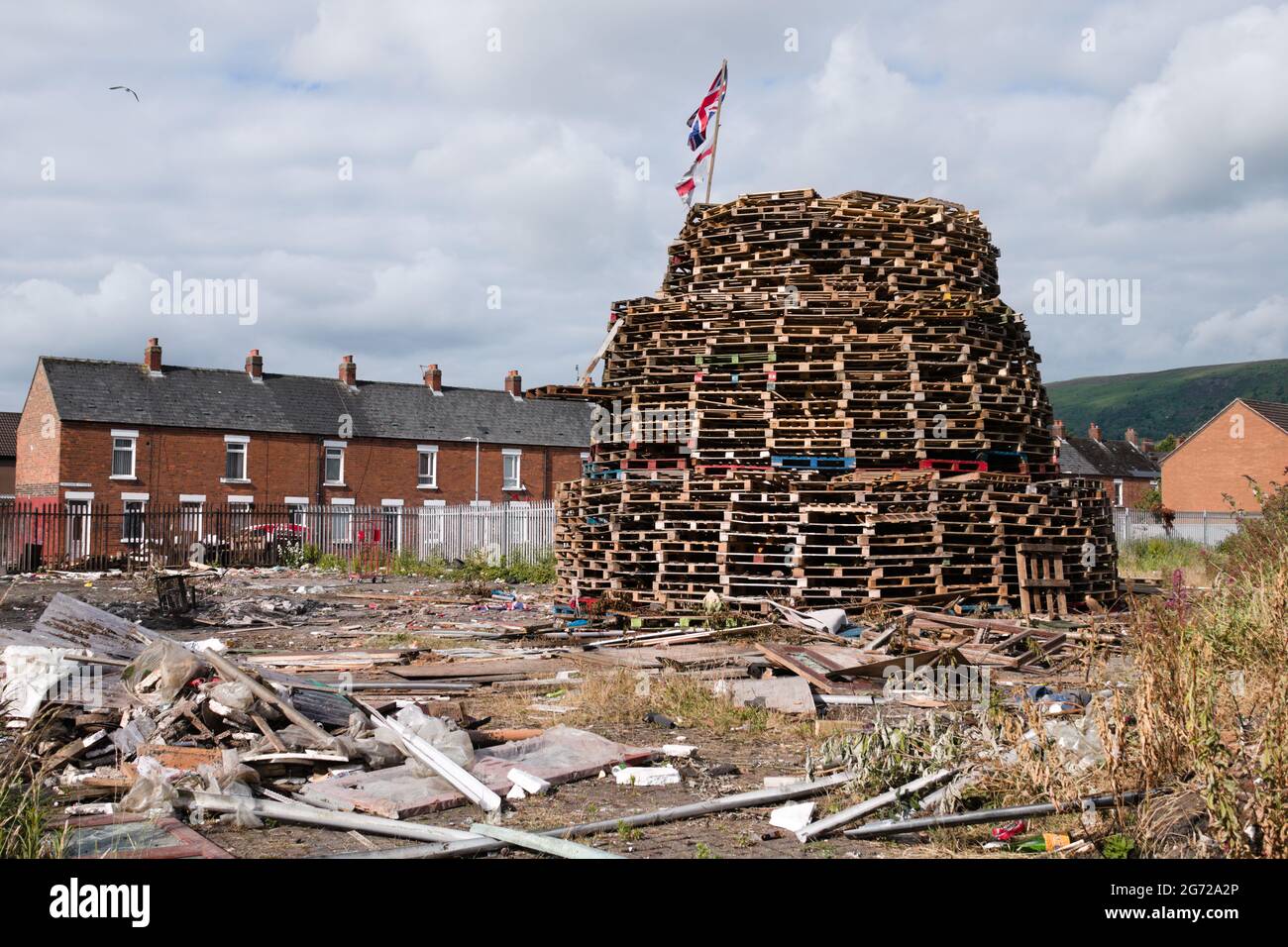 Lagerfeuer auf dem Lanark Way, Belfast, Nordirland. Bilddatum: 10. Juli 2021 Stockfoto