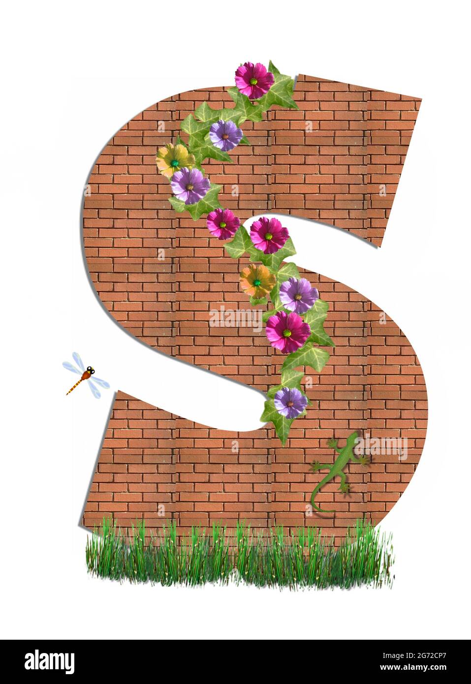 S im Alphabet-Set 'Garden Brick Wall' ist mit wachsenden Reben und Blumen geschmückt. Eine Eidechse und Libelle finden ihr Zuhause auf der Ziegeloberfläche. G Stockfoto
