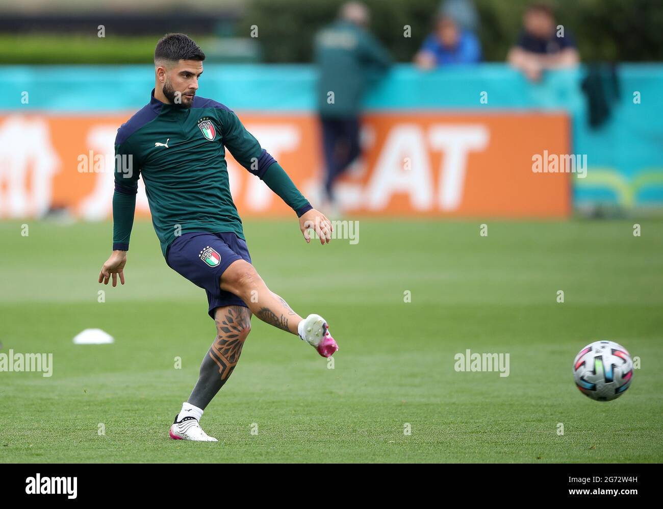 Lorenzo Insigne aus Italien während einer Trainingseinheit auf dem Trainingsgelände von Tottenham Hotspur. Bilddatum: Samstag, 10. Juli 2021. Stockfoto