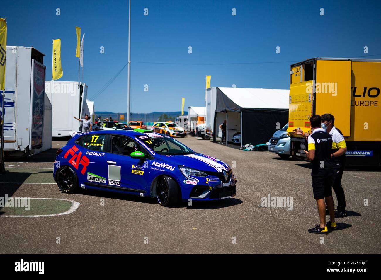 17 Pasquali Daniele (ITA), CAAL RACING, RENAULT CLIO CUP EUROPE, Fahrerlager-Ambiente während der 7. Runde des Clio Cup Europe 2021, vom 9. Bis 11. Juli 2021 auf dem Hungaroring, in Budapest, Ungarn - Foto Joao Filipe / DPPI Stockfoto