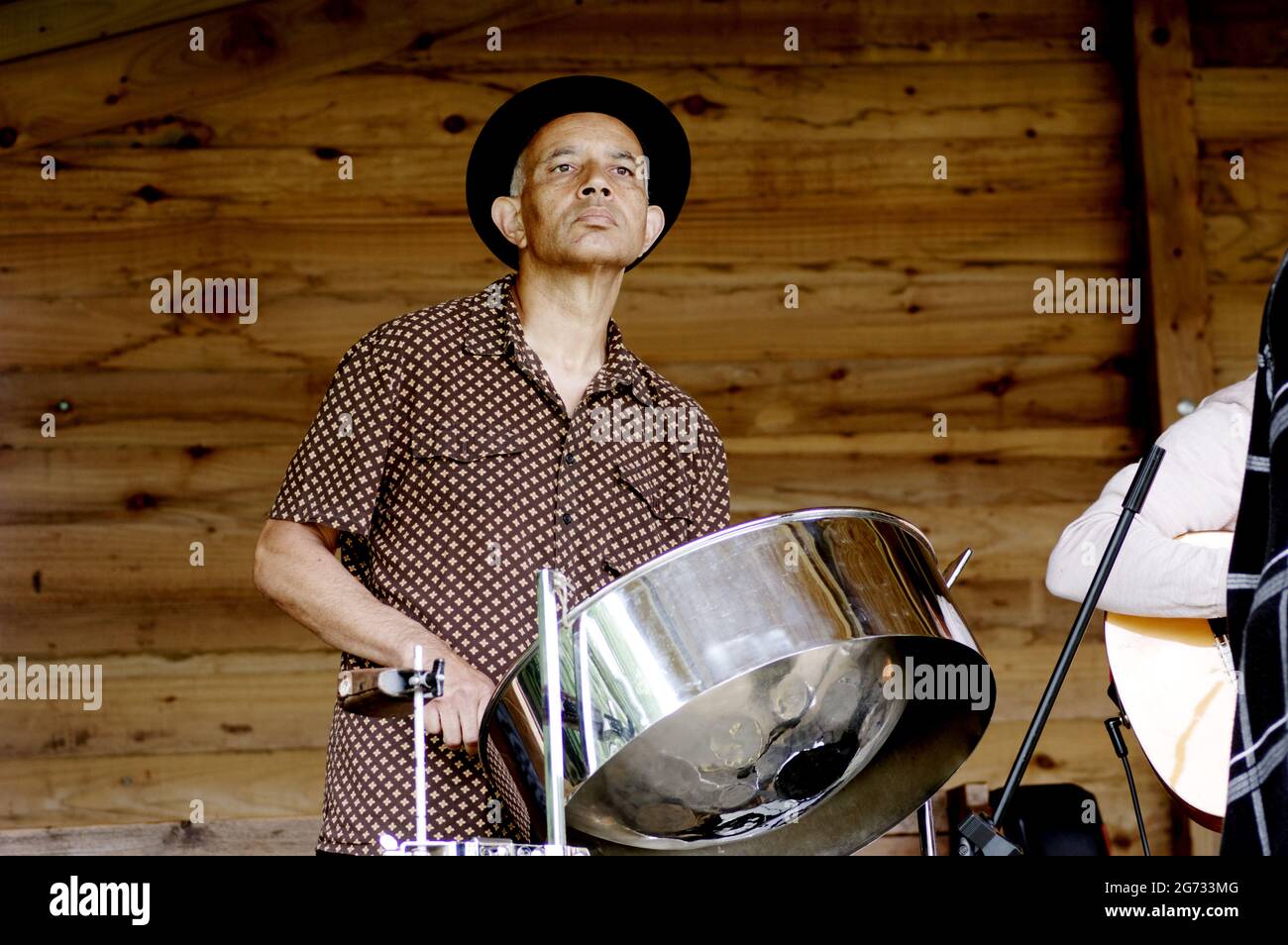 Mark Cherrie, Shireen Francis Small Island Project, Three Horseshoes, Knockholt, Kent, 29. Juni 2021. Stockfoto