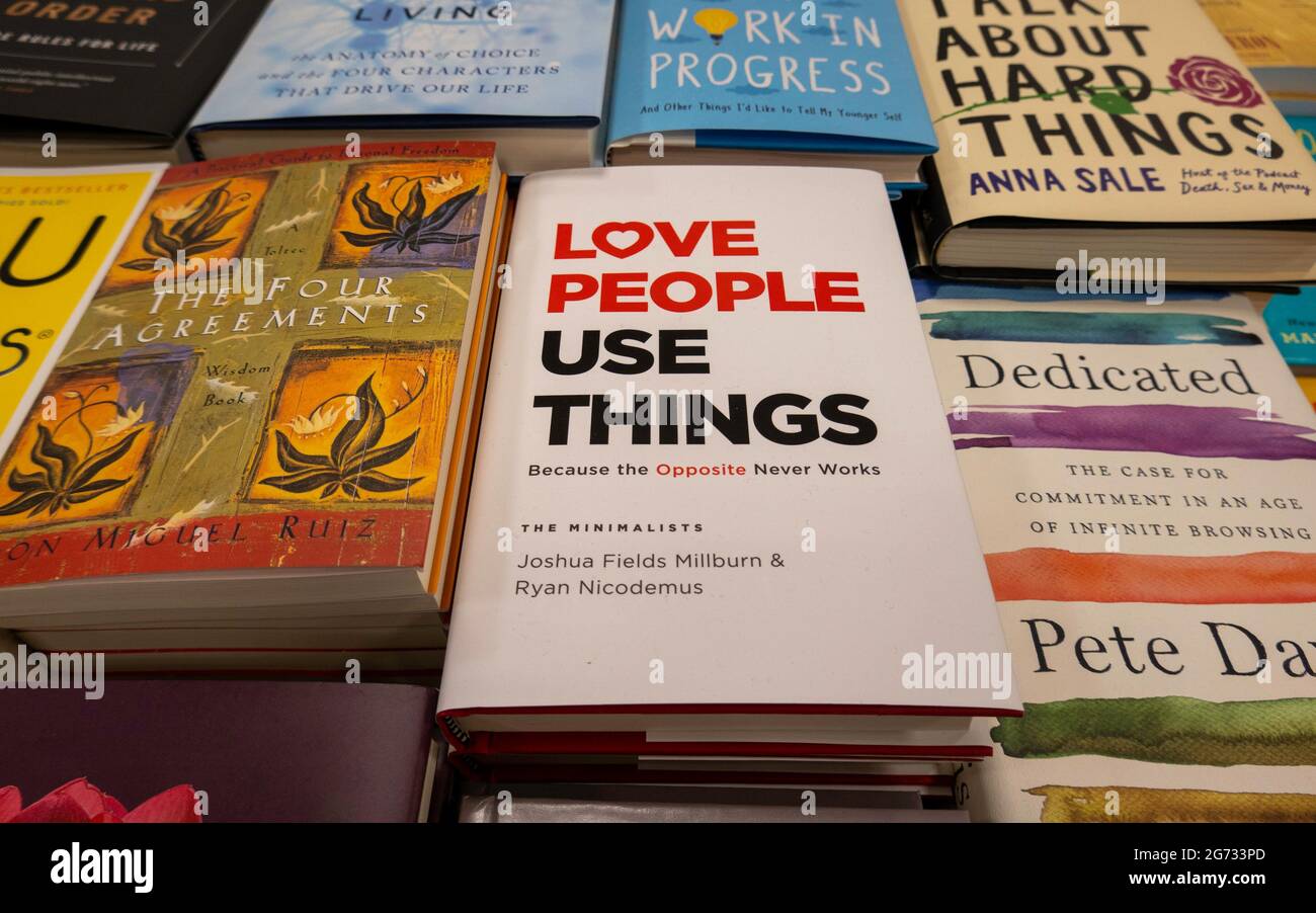 Barnes & Noble Booksellers auf der Fifth Avenue in New York City hat eine große Auswahl an Produkten, USA Stockfoto