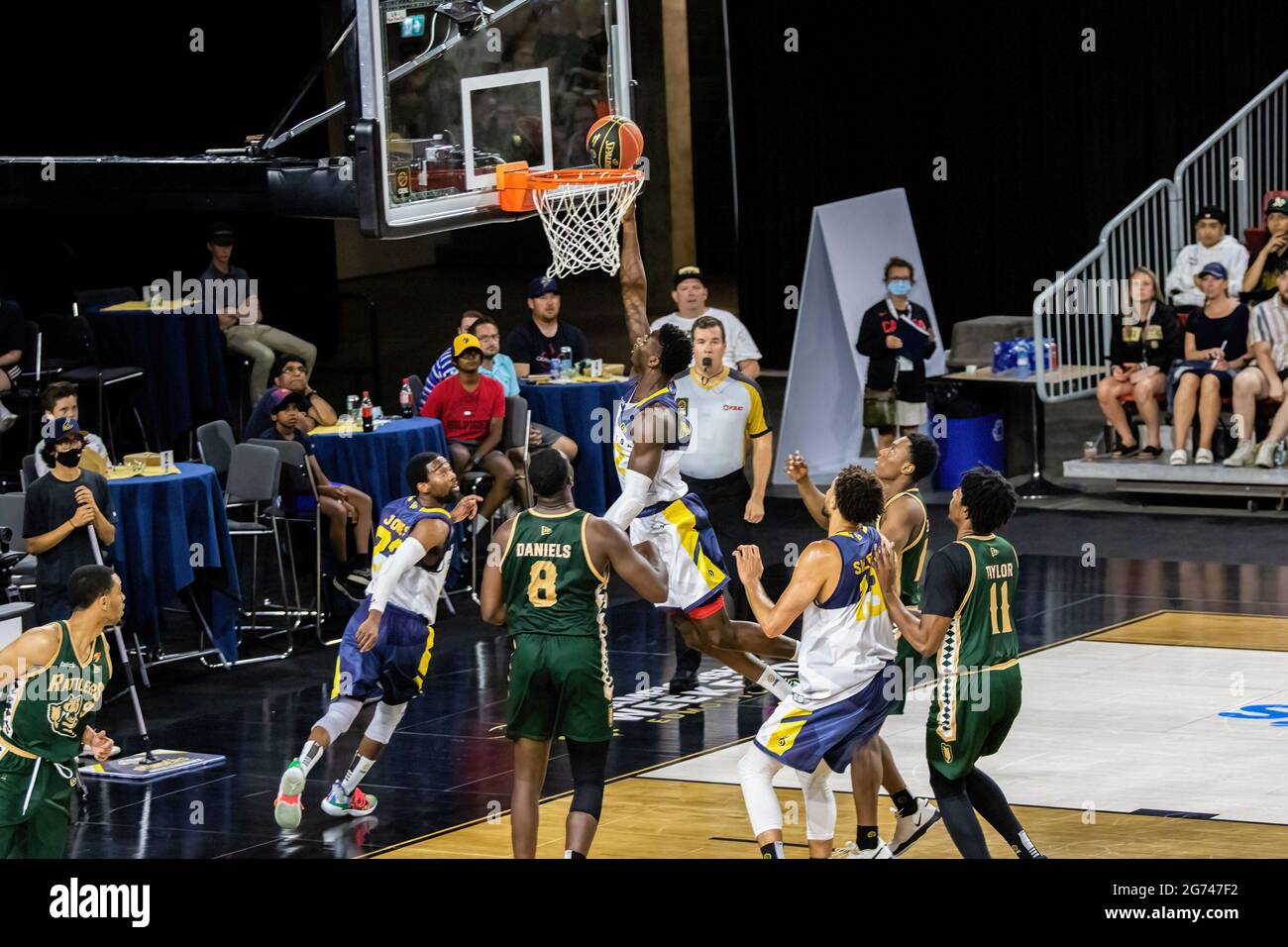 Edmonton, Kanada. Juli 2021. Kareem Archer (22) aus Edmonton Stingers wurde während der Canadian Elite Basketball League 2021 zwischen Saskatchewan Rattlers und den Edmonton Stingers im Edmonton Expo Center in Aktion gesehen. (Endergebnis; Saskatchewan Rattlers 75:82 Edmonton Stingers) (Foto von Ron Palmer/SOPA Images/Sipa USA) Quelle: SIPA USA/Alamy Live News Stockfoto