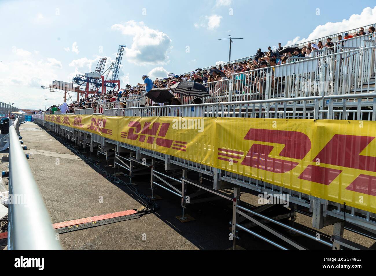 New York, NY - 10. Juli 2021: Zuschauer besuchen das erste Rennen der ABB Formel-E-Weltmeisterschaft New York E-Prix in Red Hook Stockfoto