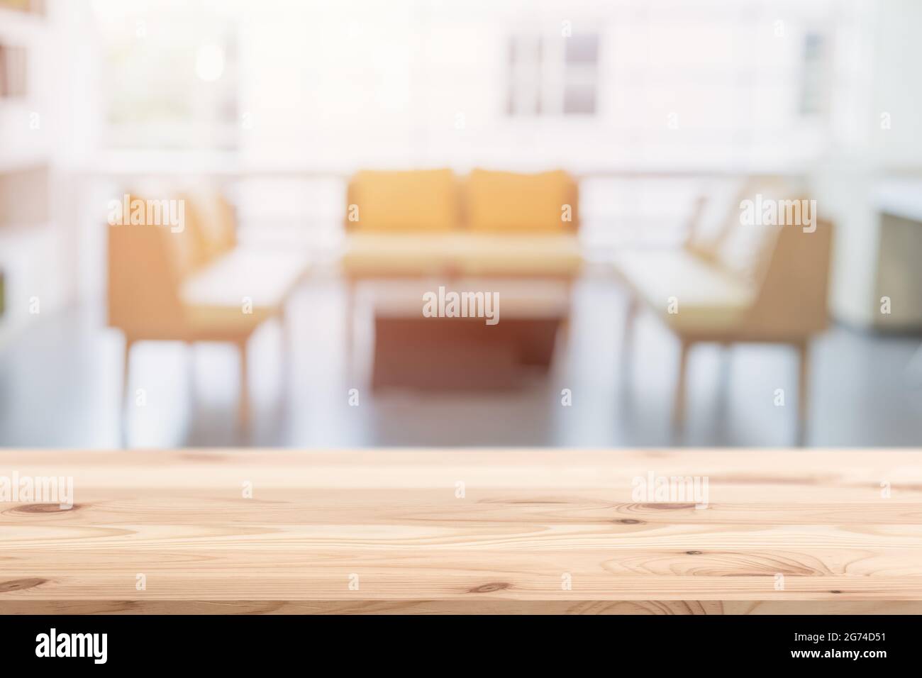 Blur Warteraum mit Stuhl Sofa und Mitteltisch für Home Office Inneneinrichtung Produkte Montage Werbehintergrund. Stockfoto