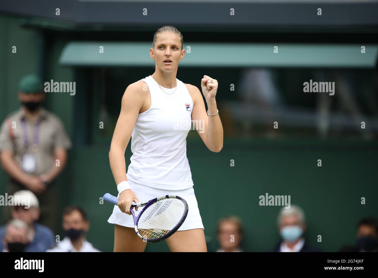 London, Großbritannien. Juli 2021. Karolina Pliskova in Wimbledon am Ladies Final Day, wobei das Finale auf dem Center Court zwischen Ashleigh Barty und Karolina Pliskova stattfindet, das Barty mit 2 Sätzen auf 1 gewann. Quelle: Paul Marriott/Alamy Live News Stockfoto