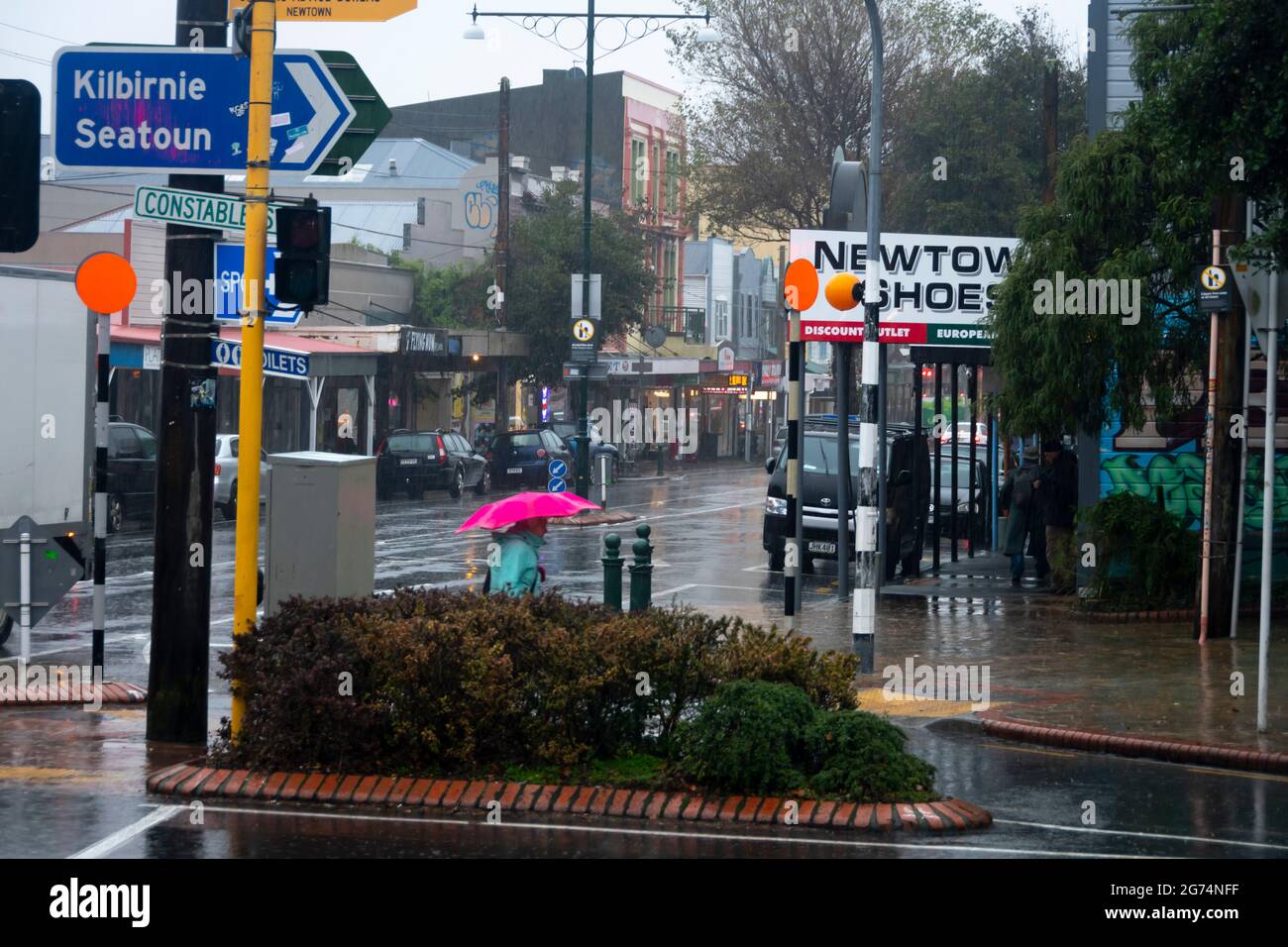 Geschäfte entlang der Riddiford Street, Newtown, Wellington, North Island, Neuseeland Stockfoto