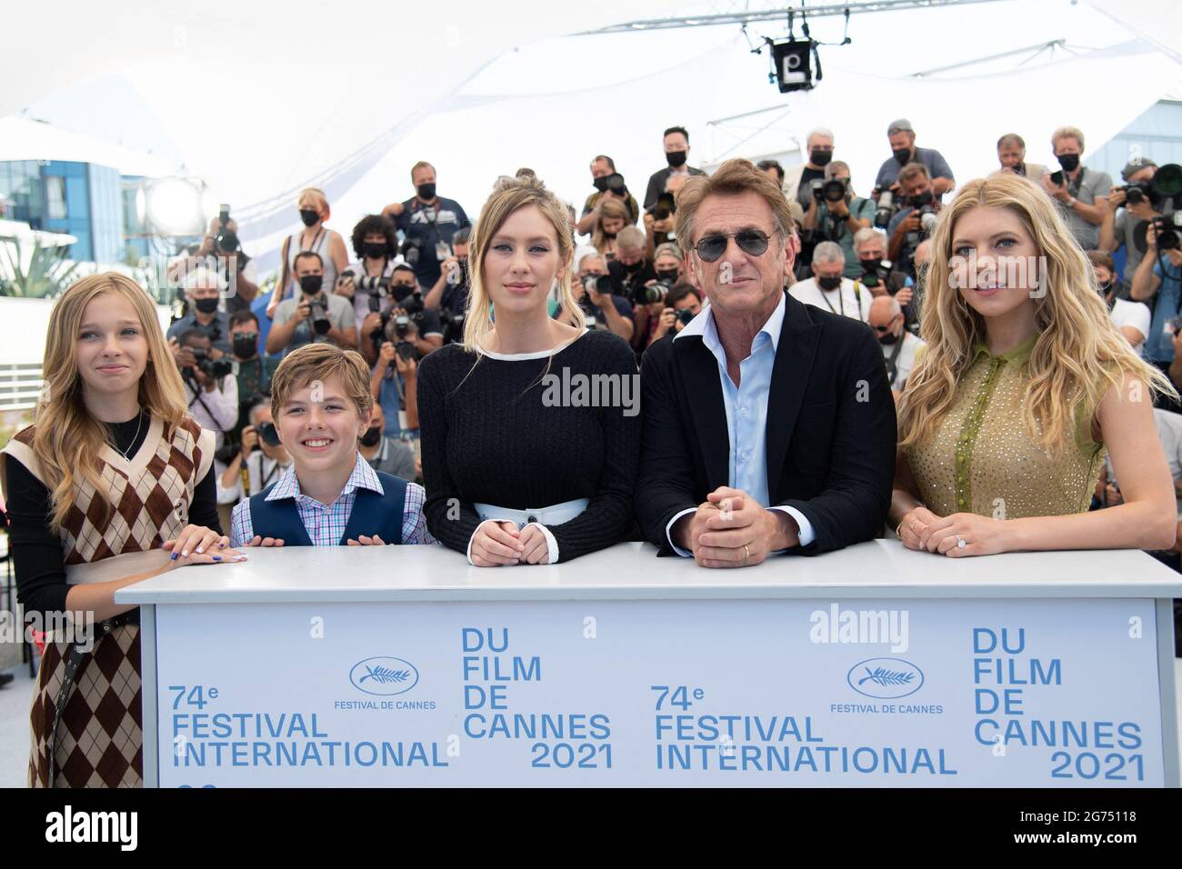 Katheryn Winnick, Sean Penn, Dylan Penn, Beckam Crawford, Jadyn Rylee beim Flag Day Photocall im Rahmen der 74. Internationalen Filmfestspiele von Cannes am 11. Juli 2021 in Cannes, Frankreich. Foto von Aurore Marechal/ABACAPRESS.COM Stockfoto