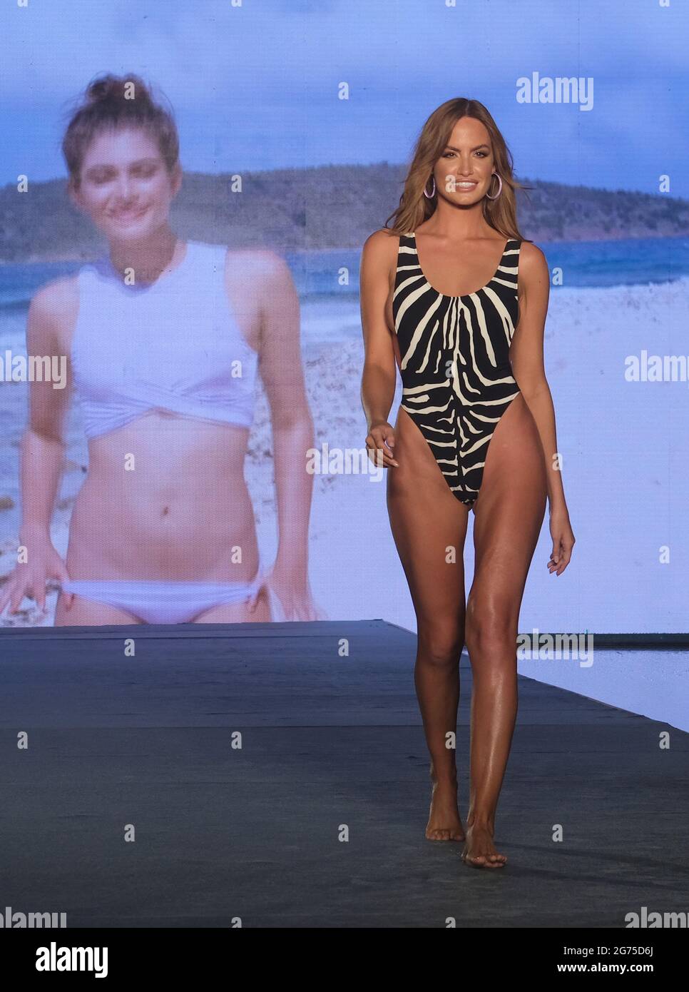 Das Sport illustrierte Modell Haley Kalil läuft während der PARAISO Miami Swim Week im Mondrian Hotel South Beach in Miami Beach, Florida, am Samstag, 10. Juli 2021, in der Runway Show 2021. Foto von Gary i Rothstein/UPI Stockfoto