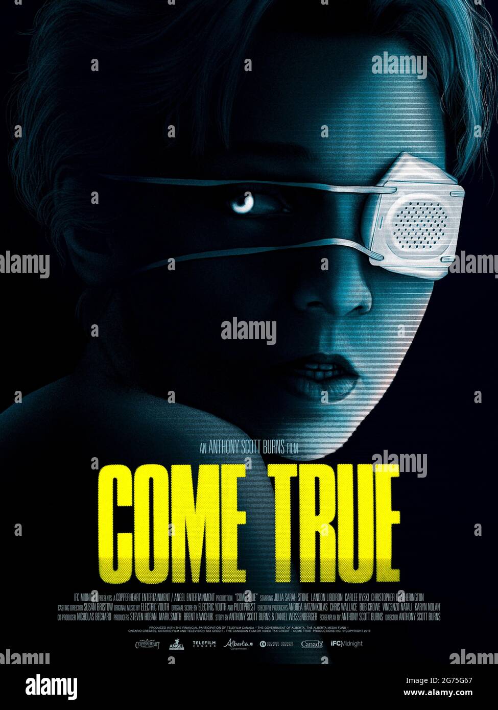 Come True (2020) unter der Regie von Anthony Scott Burns mit Julia Sarah Stone, Landon Liboiron und Carlee Ryski. Eine junge Ausreisserin nimmt an einer Schlafstudie Teil, die zu einem alptraumhaften Abstieg in die Tiefen ihres Geistes und zu einer erschreckenden Untersuchung der Macht der Träume wird. Stockfoto