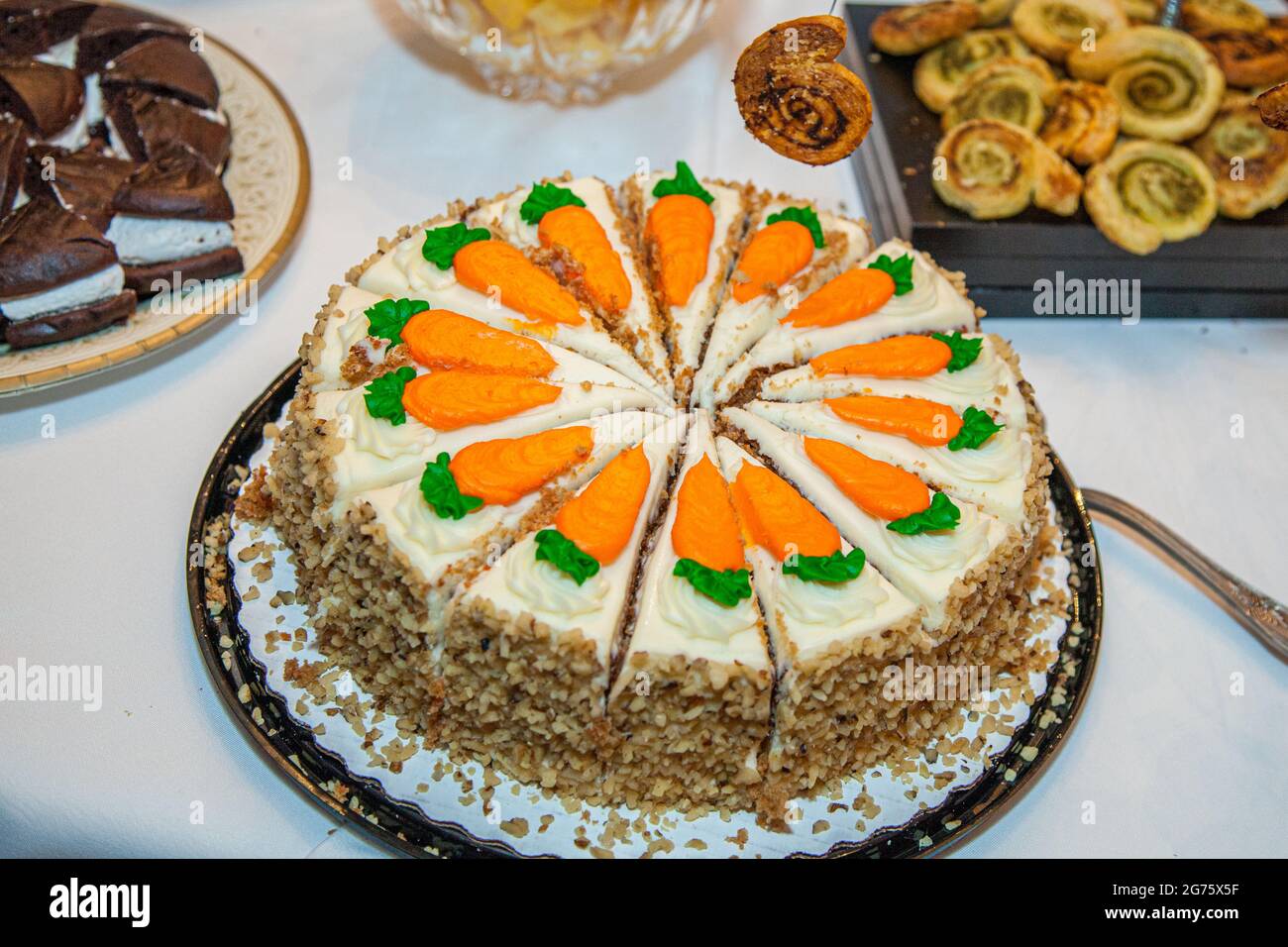 Ein farbenfroher Karottenkuchen Stockfoto