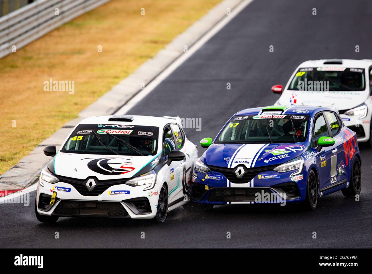 17 Pasquali Daniele (ITA), CAAL RACING, RENAULT CLIO CUP EUROPE, Action 45 Felisa Paolo (ITA), PMA MOTORSPORT, RENAULT CLIO CUP EUROPE, Action beim 7. Lauf des Clio Cup Europe 2021, vom 9. Bis 11. Juli 2021 auf dem Hungaroring, in Budapest, Ungarn - Foto Joao Filipe / DPPI Stockfoto