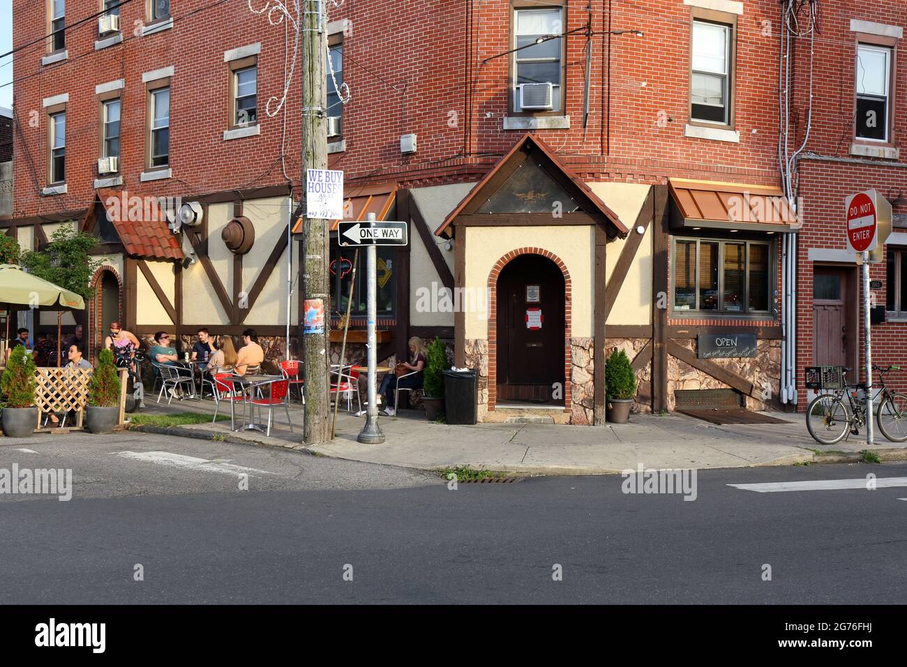 The Pub on Passyunk East, 1501 E Passyunk Ave, Philadelphia, PA. Außenfassade einer Bar im Stadtteil Passyunk Square. Stockfoto