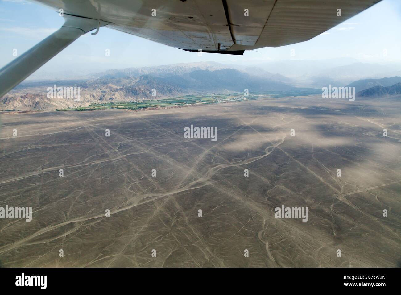 Nazca oder Nasca geheimnisvolle Linien und Geoglyphen Luftbild, Wahrzeichen in Peru Stockfoto