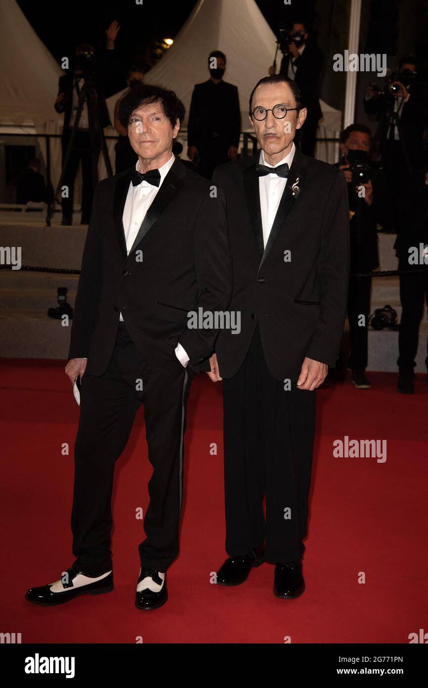 Ron Mael und Russel Mael nehmen an der Bergman Island-Vorführung während der 74. Jährlichen Filmfestspiele von Cannes am 11. Juli 2021 in Cannes, Frankreich, Teil. Foto von David Niviere/ABACAPRESS.COM Stockfoto