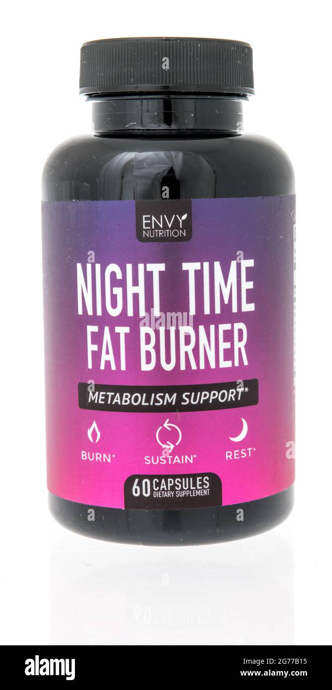 Winneconne, WI -11 Juli 2021: Ein Paket von Envy Ernährung Nachtzeit Fatburner Ergänzung auf einem isolierten Hintergrund Stockfoto