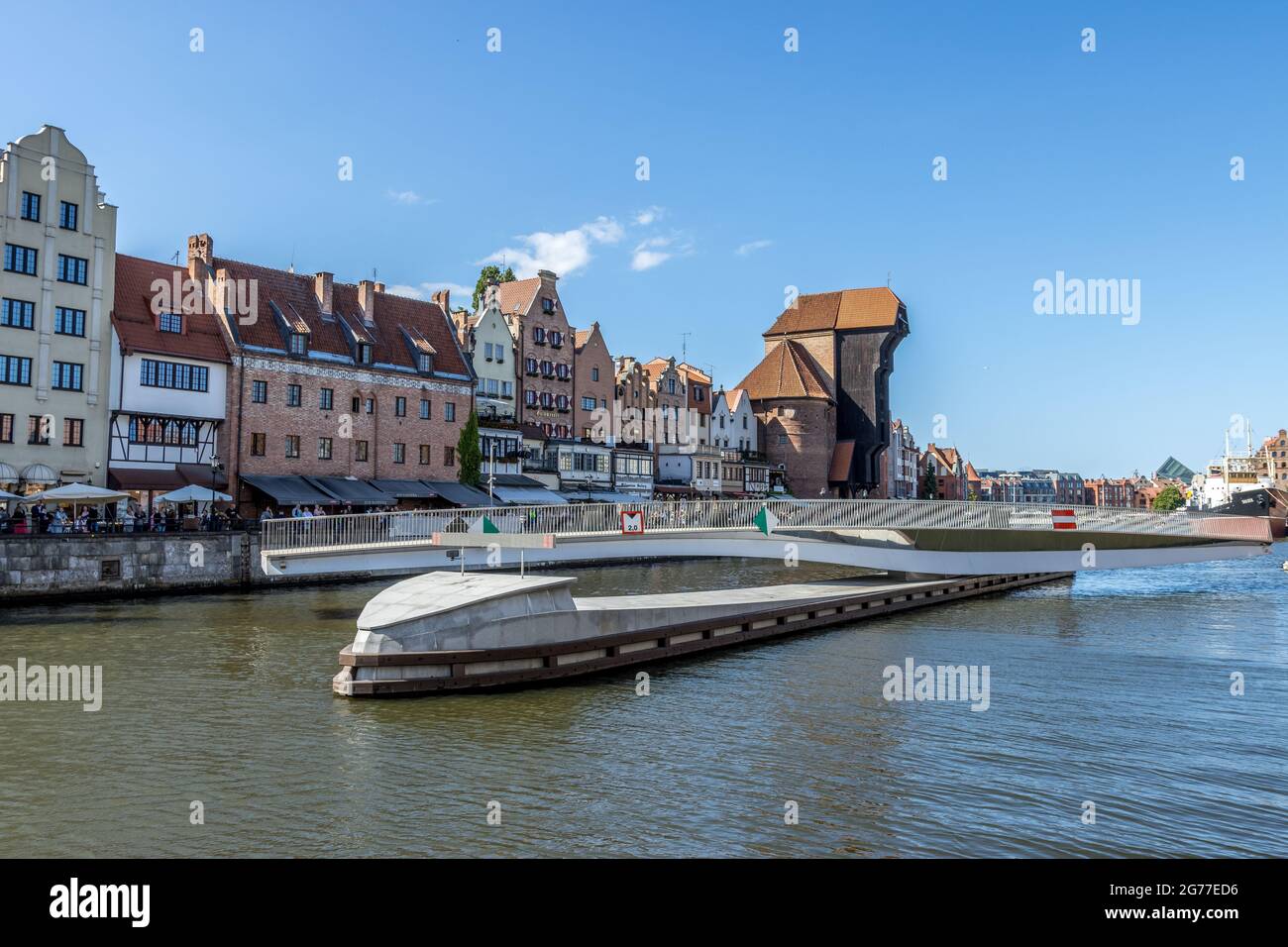 DANZIG, POLEN – 13. Juni 2021: Danzig, Polen – 13 2021. Juni „das berühmte Krantor in Danzig“ Stockfoto