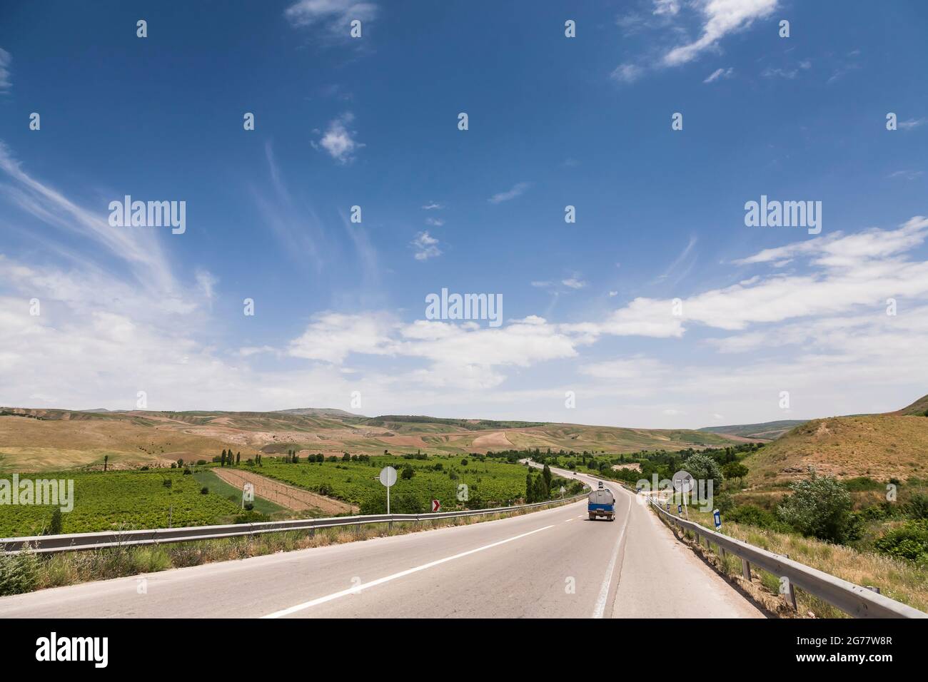 National Road 22 (North Coast Expressway), von Sari (Gargan) nach Mashhad, in der Nähe von Bojnurd, North Khorasan Province, Iran, Persien, Westasien, Asien Stockfoto