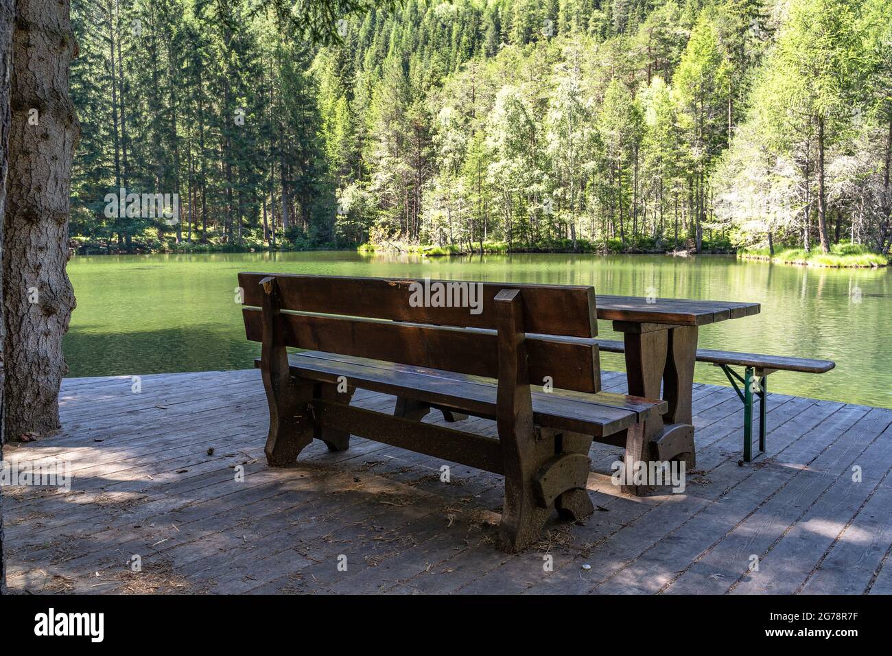 Europa, Österreich, Tirol, Ötztal Alpen, Ötztal, Längenfeld, Rastplatz am Ufer des Winkelbergsee Stockfoto