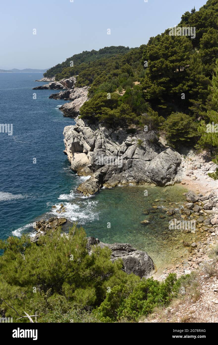 Malerische mediterrane Bucht. Reisen im Sommer Stockfoto