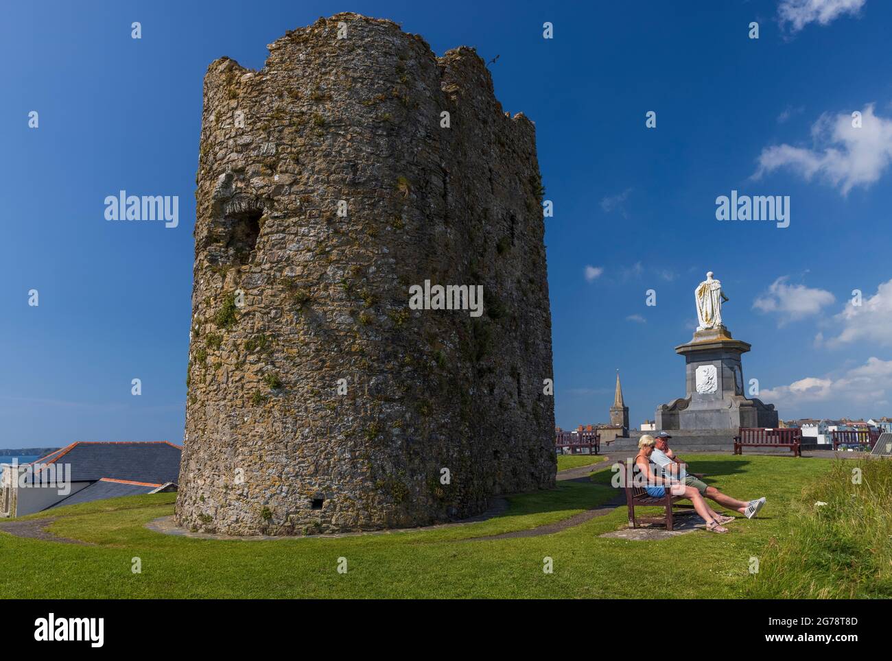 Der Turm von Tenby Castle auf Castle Hill, Tenby, Pembrokeshire, Wales, Großbritannien Stockfoto