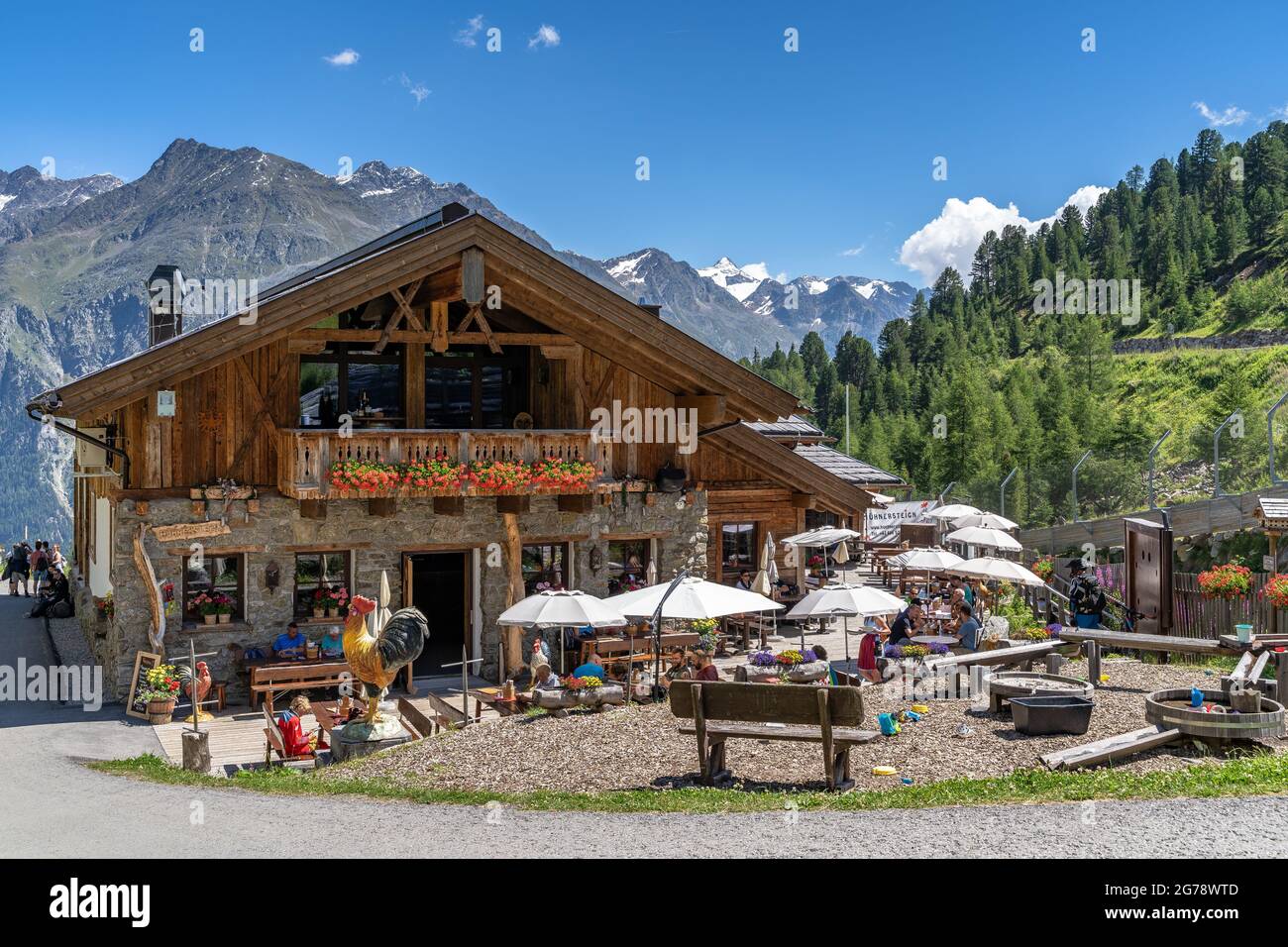 Europa, Österreich, Tirol, Ötztal Alpen, Ötztal, Sölden, Bergrestaurant Hühnerstein an der Ötztal Gletscherstraße Stockfoto