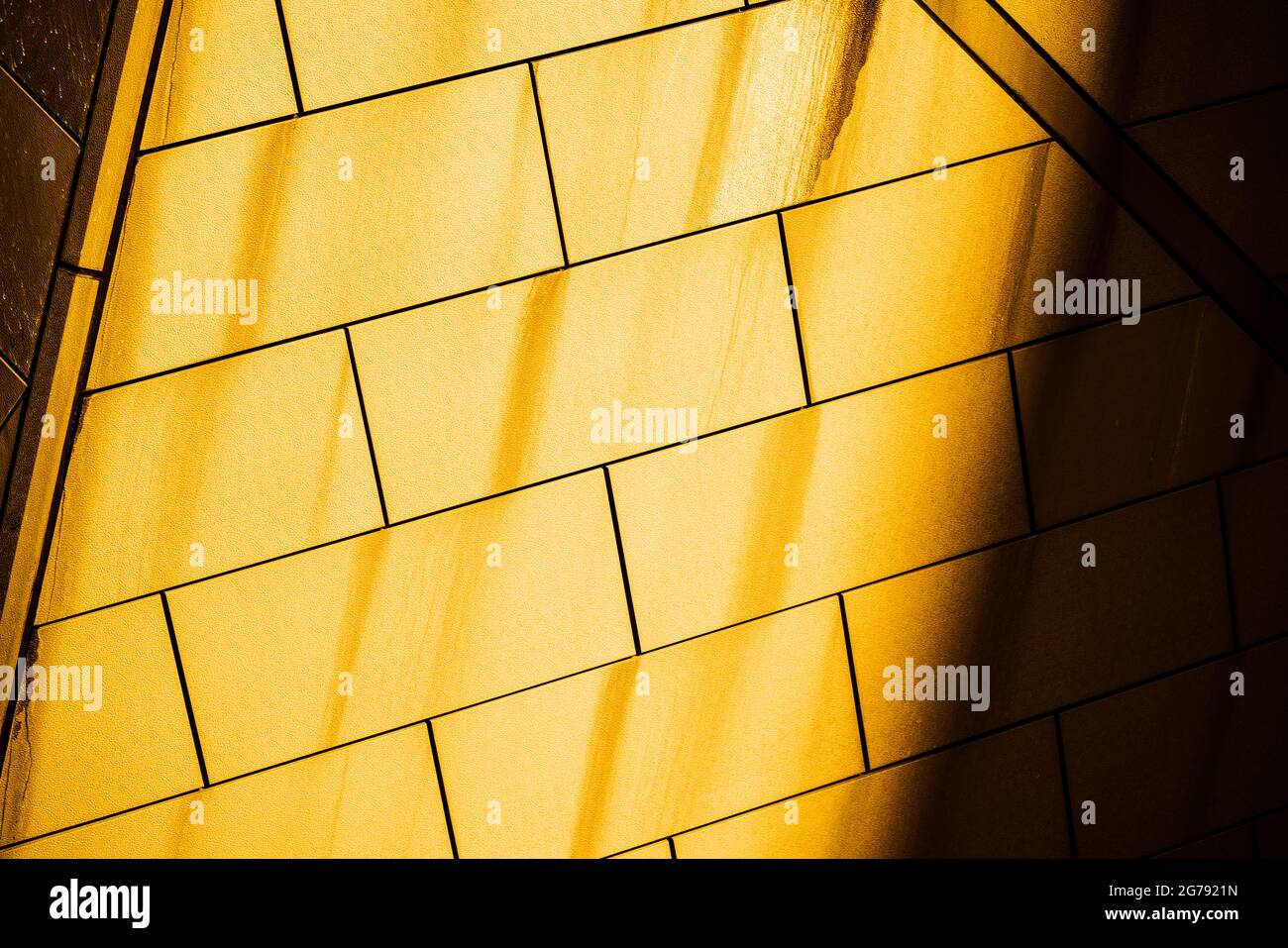 Gelbe Metallstruktur Verkratzte Metallstruktur Designhintergrund Stockfotografie Alamy