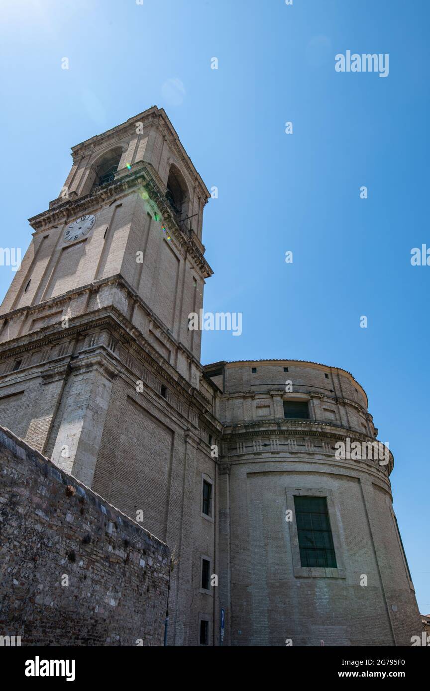 kathedrale santa maria degli angeli la faccita Detail des Glockenturms Stockfoto