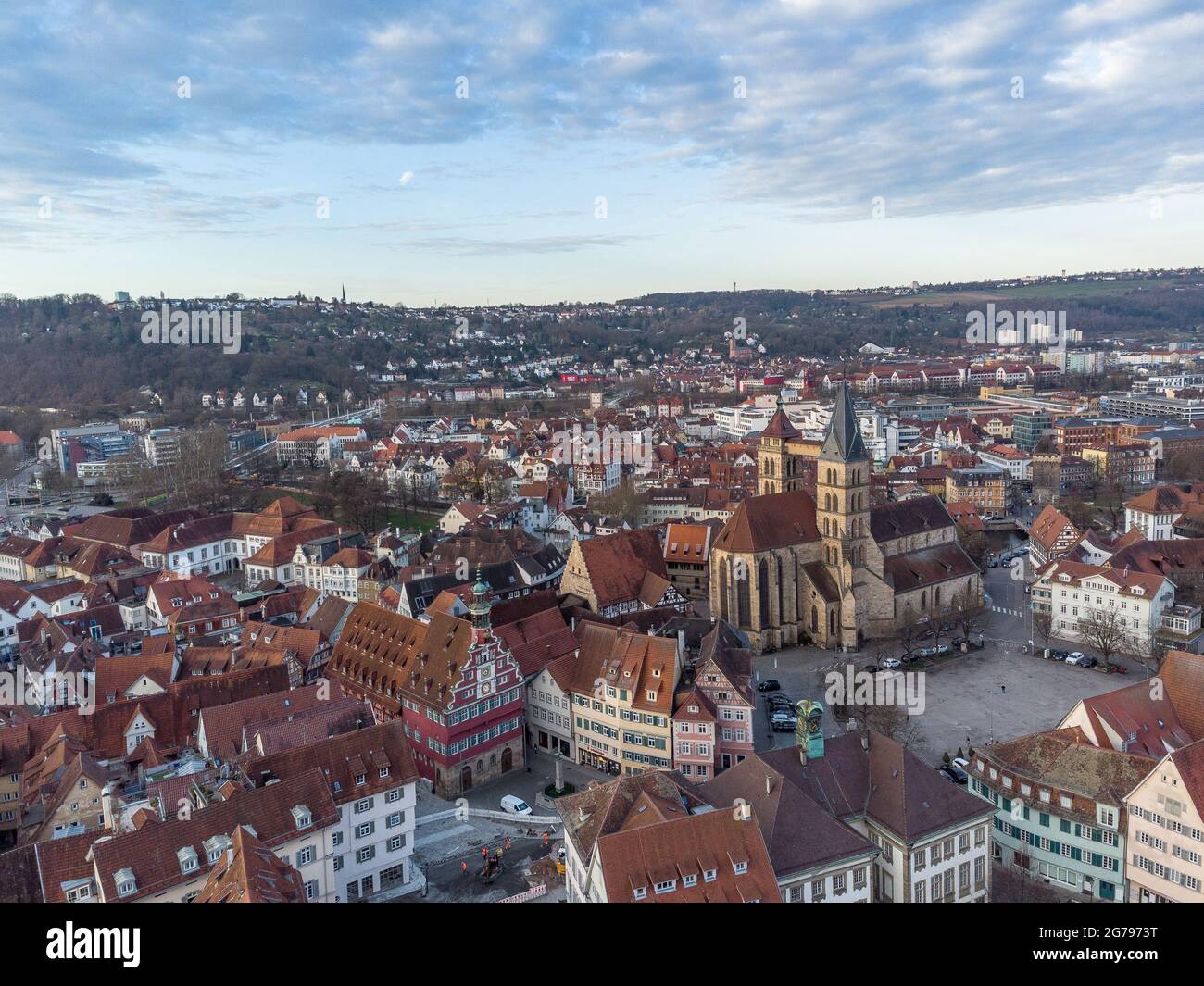 Europa, Deutschland, Baden-Württemberg, Esslingen, Luftaufnahme der Altstadt von Esslingen mit dem alten Rathaus, Rathausplatz und der Stadtkirche St. Dionys Stockfoto