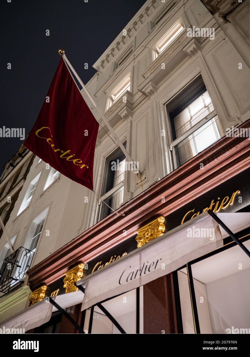 Cartier, Bond Street, London. Ein Juweliergeschäft direkt im erlesensten Einkaufsviertel Londons in der Nähe von Piccadilly und Mayfair. Stockfoto