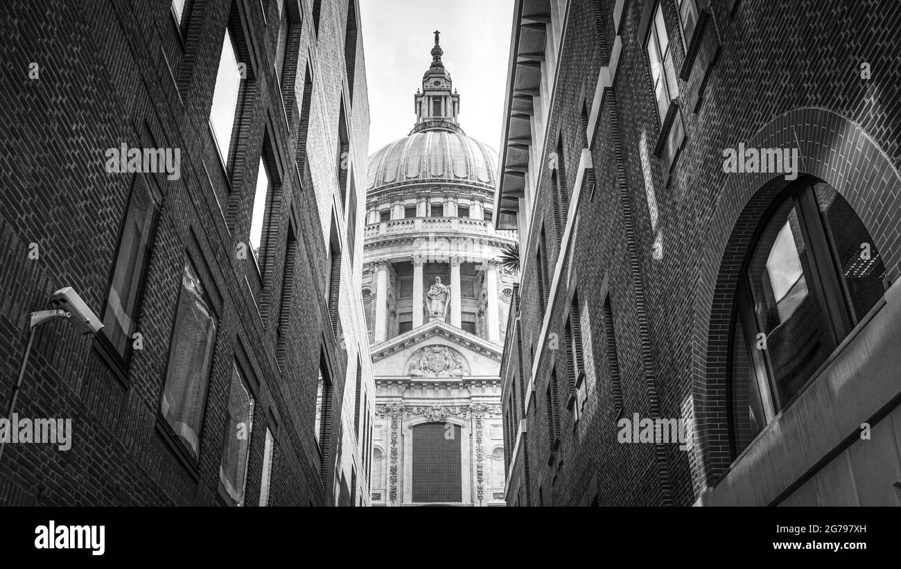 Blick auf die St. Paul's Cathedral in London. Stockfoto