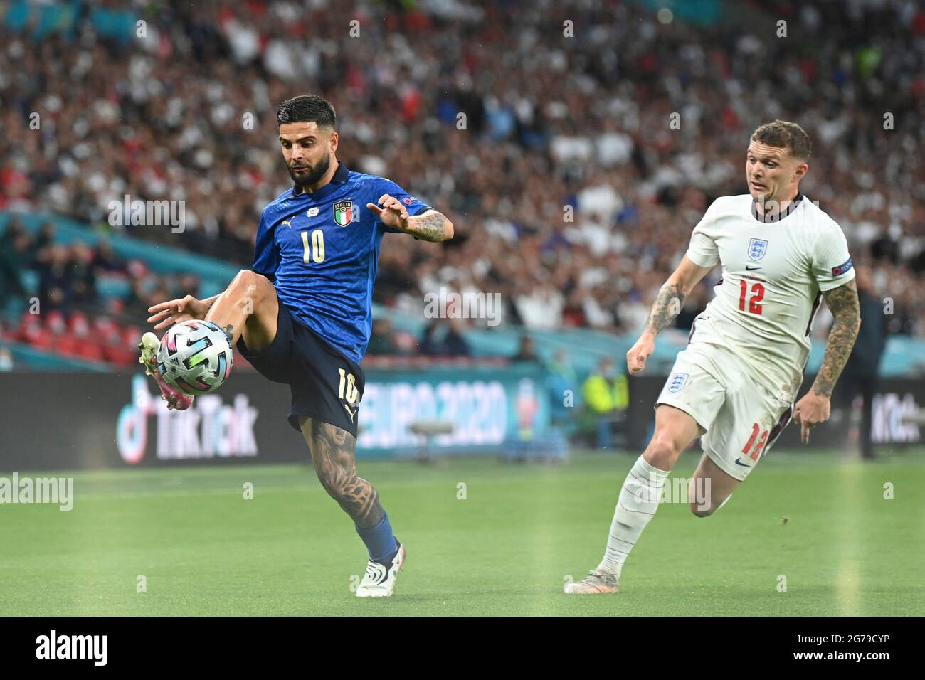 London, Großbritannien. Juli 2021. Lorenzo INSIGNE (ITA), Action, Duelle gegen Kieran TRIPPIER (eng). Finale, Spiel M51, Italien (ITA) - England (eng) am 07/11/2021 in London/Wembley Stadium. Fußball Euro 2020 von 11.06.2021-11.07.2021. Foto; Marvin Guengoer/GES/Pool via Sven Simon Fotoagentur GmbH & Co. Pressefoto KG # Prinzessin-Luise-Str. 41 # 45479 M uelheim/R uhr # Tel 0208/9413250 # Fax. 0208/9413260 # GLS Bank # BLZ 430 609 67 # Konto 4030 025 100 # IBAN DE75 4306 0967 4030 0251 00 # BIC GENODEM1GLS # www.svensimon.net. Quelle: dpa picture Alliance/Alamy Live News Stockfoto