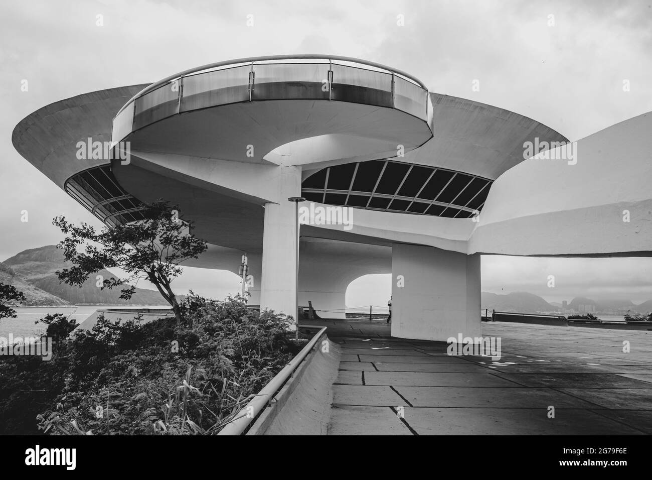 MAC Niteroi. Museum für Zeitgenössische Kunst von Niteroi. Architekt Oscar Niemeyer. Niteroi City, Bundesstaat Rio de Janeiro / Brasilien Südamerika Stockfoto