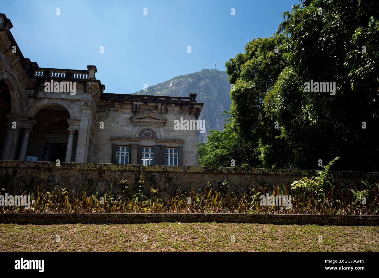 Villa im italienischen Architekturstil im Parque Lage. Es ist jetzt eine School of Visual Arts von Rio de Janeiro, Brasilien Stockfoto