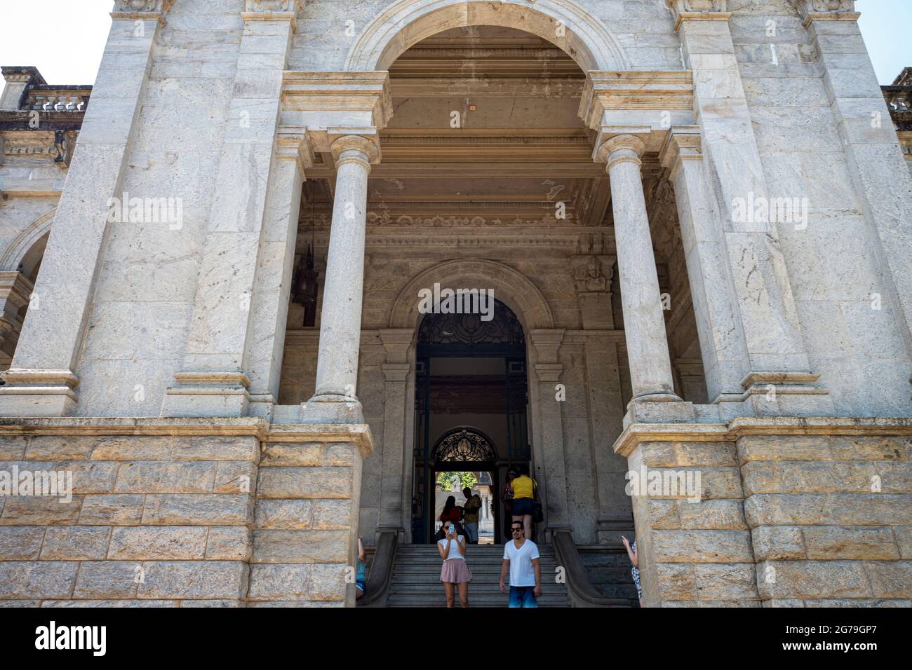 Villa im italienischen Architekturstil im Parque Lage. Es ist jetzt eine School of Visual Arts von Rio de Janeiro, Brasilien Stockfoto