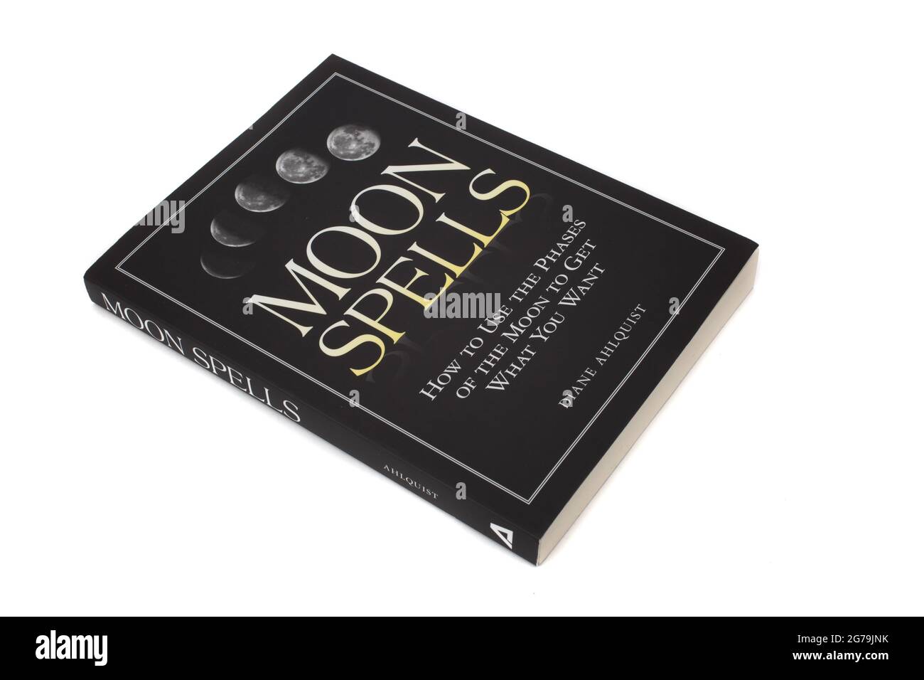 Das Buch Moon Spells von Diane Ahlquist Stockfoto